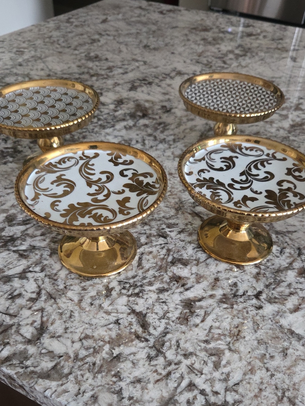 10 Strawberry Street Small White Pedestal Cake Stands with Gold Rim Set Of 4